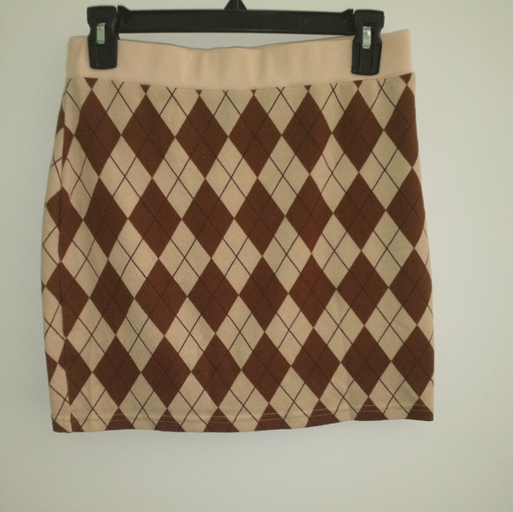 Shein brown and cream argyle pattern sweater two piece set - Picture 14 of 15
